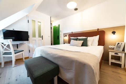 Basic Room | 1 bedroom, in-room safe, soundproofing, free WiFi