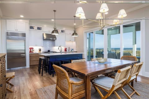 House, Multiple Beds, Patio, Beach View (711 Yellow Perch Rd) | Dining