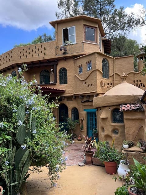 Family House | 2 bedrooms, desk, laptop workspace, iron/ironing board