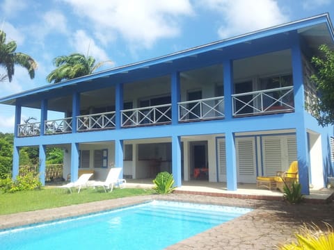 Back of the villa with views of the sea and the mountains.
