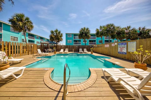 Pick from two outdoor pools.