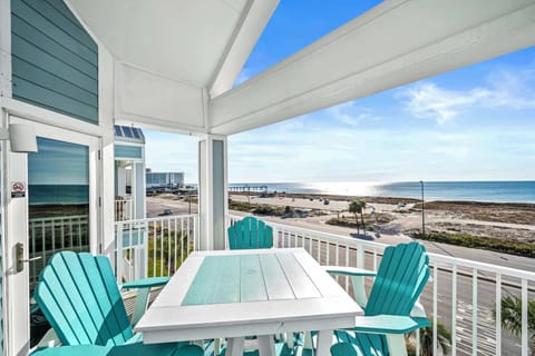 Balcony with seating for four