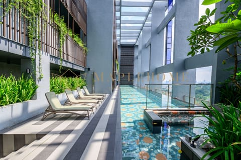 Infinity pool