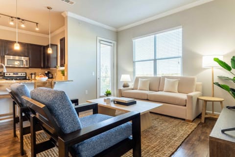 Superior Apartment | Living room | Smart TV, streaming services