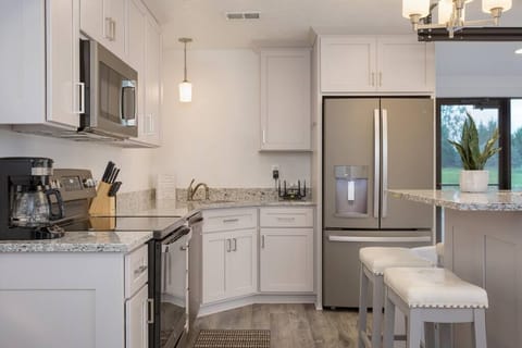 af74a5b7-c85d-485c-ba53-8ed447680c34