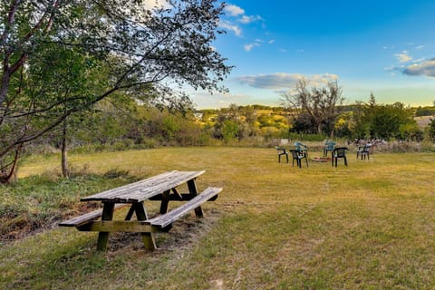 Fort Calhoun Vacation Rental | 2BR | 1BA | Step-Free Access | 1,300 Sq Ft