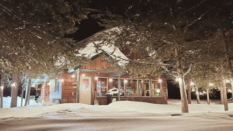 Winter Retreat - Trappers Keep