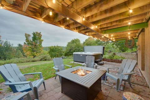 Hermantown Vacation Rental | 3BR | 2BA | Stairs Required | 1,500 Sq Ft