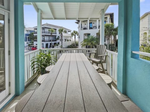 3rd Floor | Outdoor Living Area