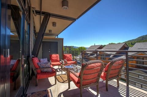 Deck with Cushioned Outdoor Furniture for 6