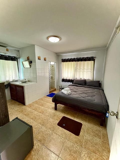 Deluxe Double Room, 1 Bedroom, City View | Bed sheets