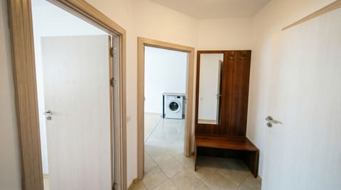 Apartment, 1 Bedroom, Accessible, Mountain View | Interior