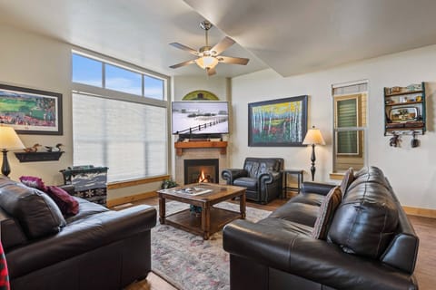 Vacation Rentals in Park City at Bear Hollow Village 5426: Living room with cozy fireplace