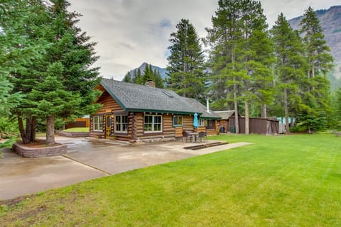 Silver Gate Vacation Rental | 1BR | 1BA | 1 Step Required | 1,400 Sq Ft