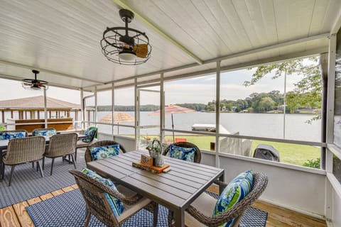 Dadeville Vacation Rental | 3BR | 4BA | Step-Free Access w/ Ramp | 1,562 Sq Ft