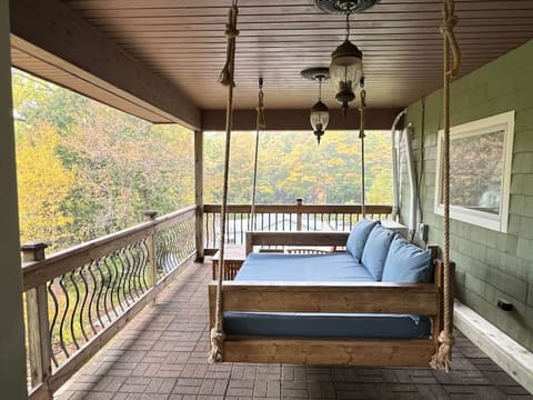 Full sized bed porch swing