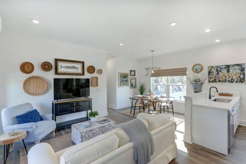 Welcome to Village on The Bluff: Cotton Bleu!