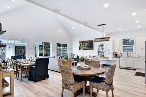 DINING TABLES SEAT 16