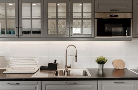 Shared fridge, microwave, oven, highchair