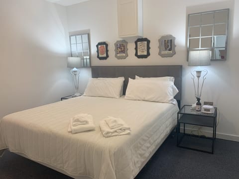 King bed in bedroom 1