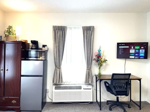 Wardrobe, Refrigerator, Freezer, Microwave, Coffee Maker, Roku TV