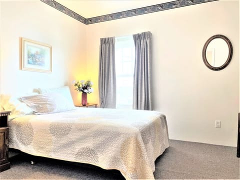 Full Size Bed and Roku TV