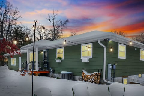 A Northwoods retreat designed for winter stays, family time, and year-round adventure