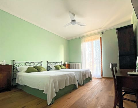 Room | Desk, laptop workspace, blackout drapes, free WiFi