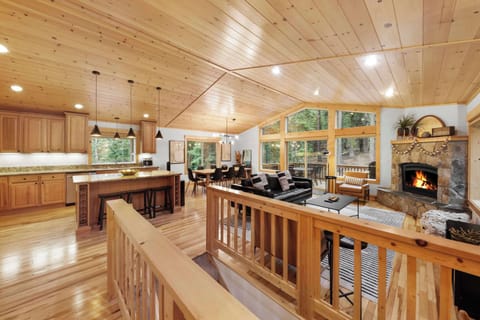 House, Multiple Beds, Balcony, Mountain View (Modern Tahoe) | Living area | 50-inch flat-screen TV with digital channels, fireplace