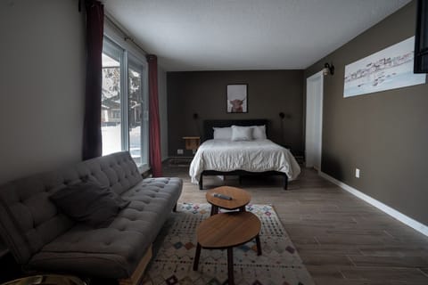 Apartment, 1 Bedroom, Patio, Garden View | Living area
