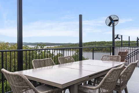 Rooftop Deck - Outdoor Dining