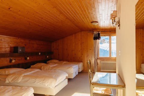 Family room 6