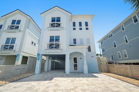 6 Bed/6 Bath Luxury Beachfront Home in PCB