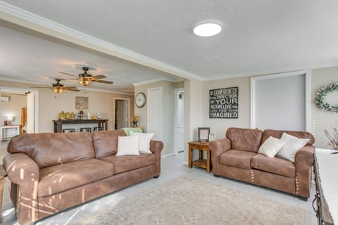 House (2 Bedrooms) | Interior
