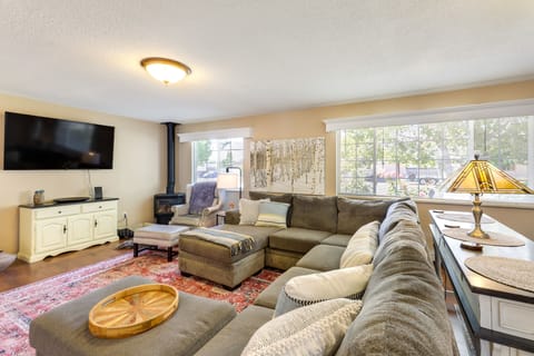 Clifton Vacation Rental | 4BR | 2BA | 2 Steps to Access | 1,508 Sq Ft