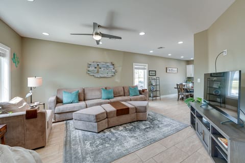 Corpus Christi Vacation Rental | 3BR | 3BA | Stairs Required | 1,600 Sq Ft