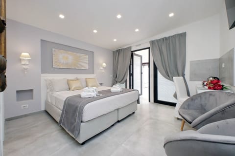 Exclusive Double or Twin Room | Egyptian cotton sheets, premium bedding, down comforters, minibar