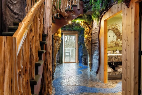 The Faerie Forest | Living area | 45-inch flat-screen TV with cable channels, Netflix, DVD player