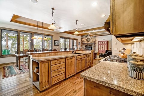 The kitchen comes conveniently stocked with a starter supply of amenities.