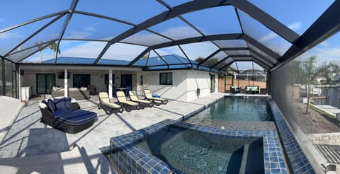 Pool, outdoor covered lanai space
