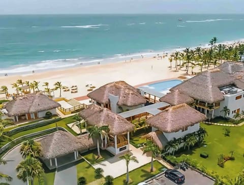 Beach club at 4 minutes from the condo