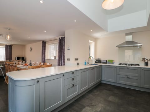 Fridge, dishwasher, electric kettle, toaster