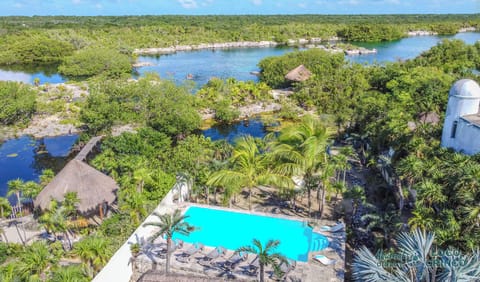 Casa Laguna Pool and Yalku Lagoon