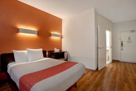 Desk, blackout drapes, free WiFi, bed sheets