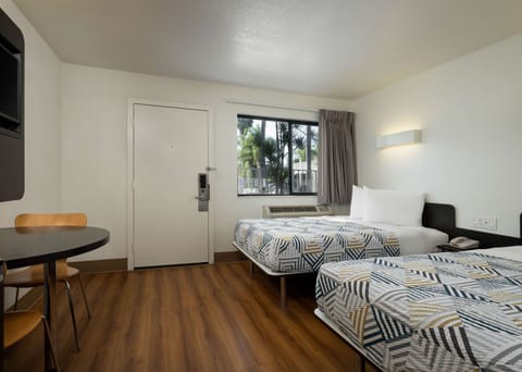 WiFi (free), bed sheets