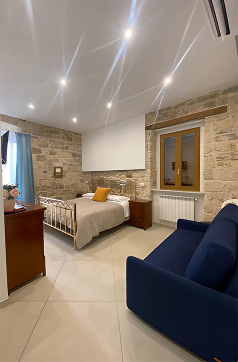 Comfort Triple Room | Memory foam beds, individually furnished, desk, laptop workspace