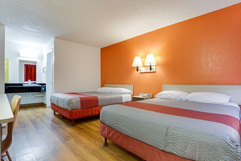 WiFi (free), bed sheets