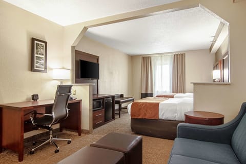Suite, Multiple Beds, Non Smoking | Desk, soundproofing, iron/ironing board, free cribs/infant beds