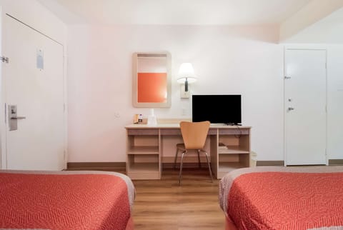 WiFi (free), bed sheets