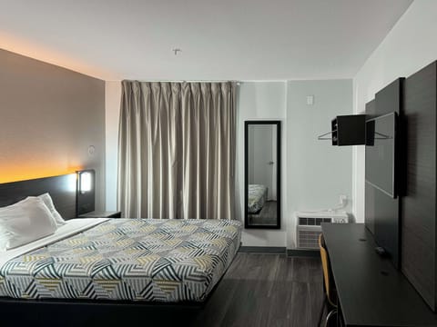 WiFi (free), bed sheets